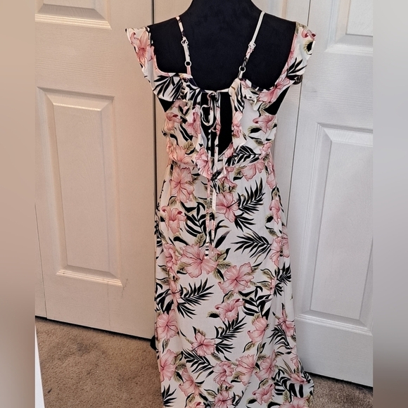 Pat Pat Women's Floral Cold Shoulder Maxi Dress  Size M - Picture 3 of 7